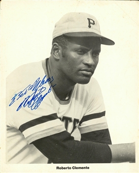 Roberto Clemente Autographed and Inscribed "Best Wishes" 8x10 Photograph (PSA/DNA)